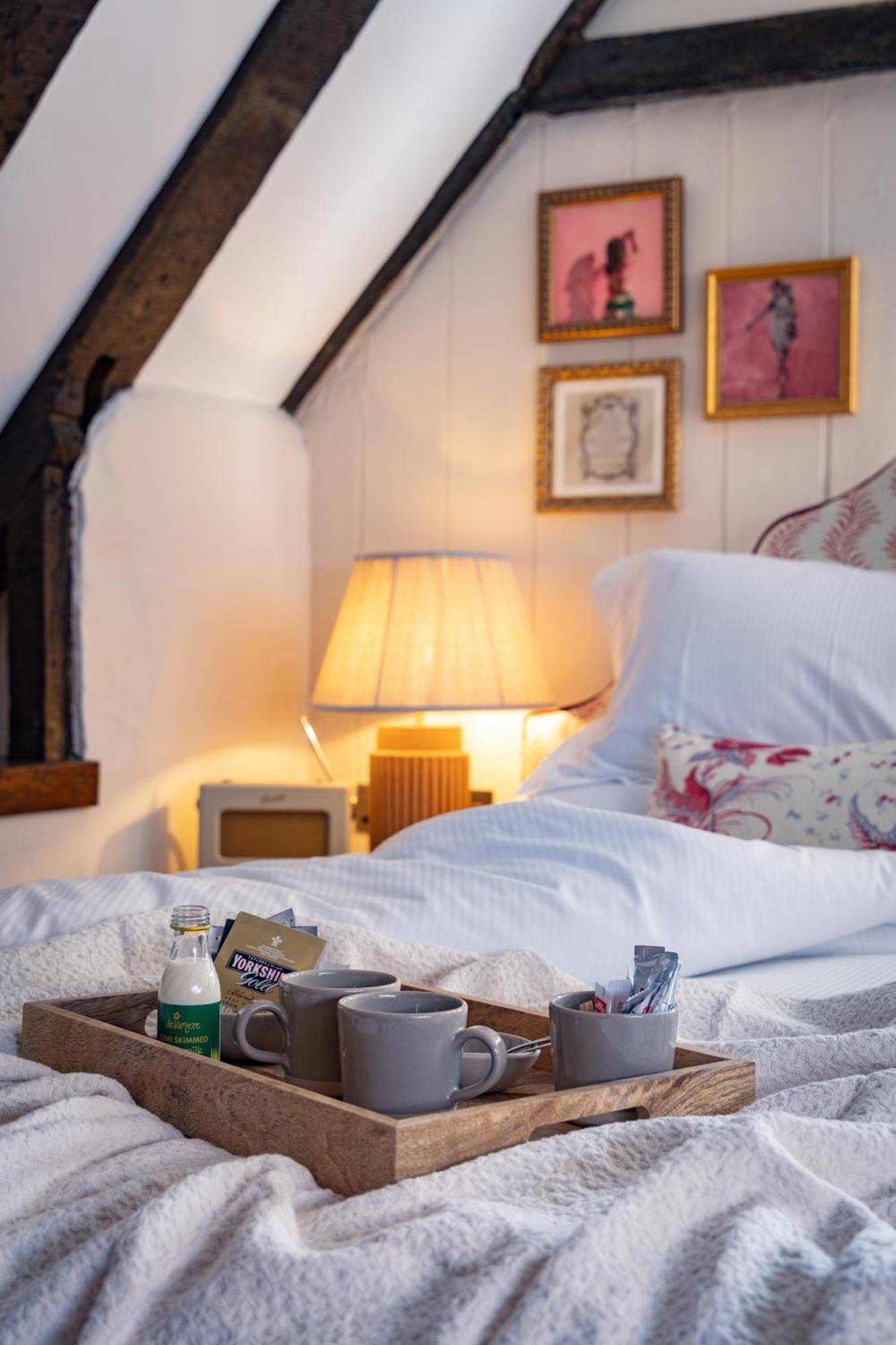 The White Hart - A Heartwood Inn لُويس المظهر الخارجي الصورة