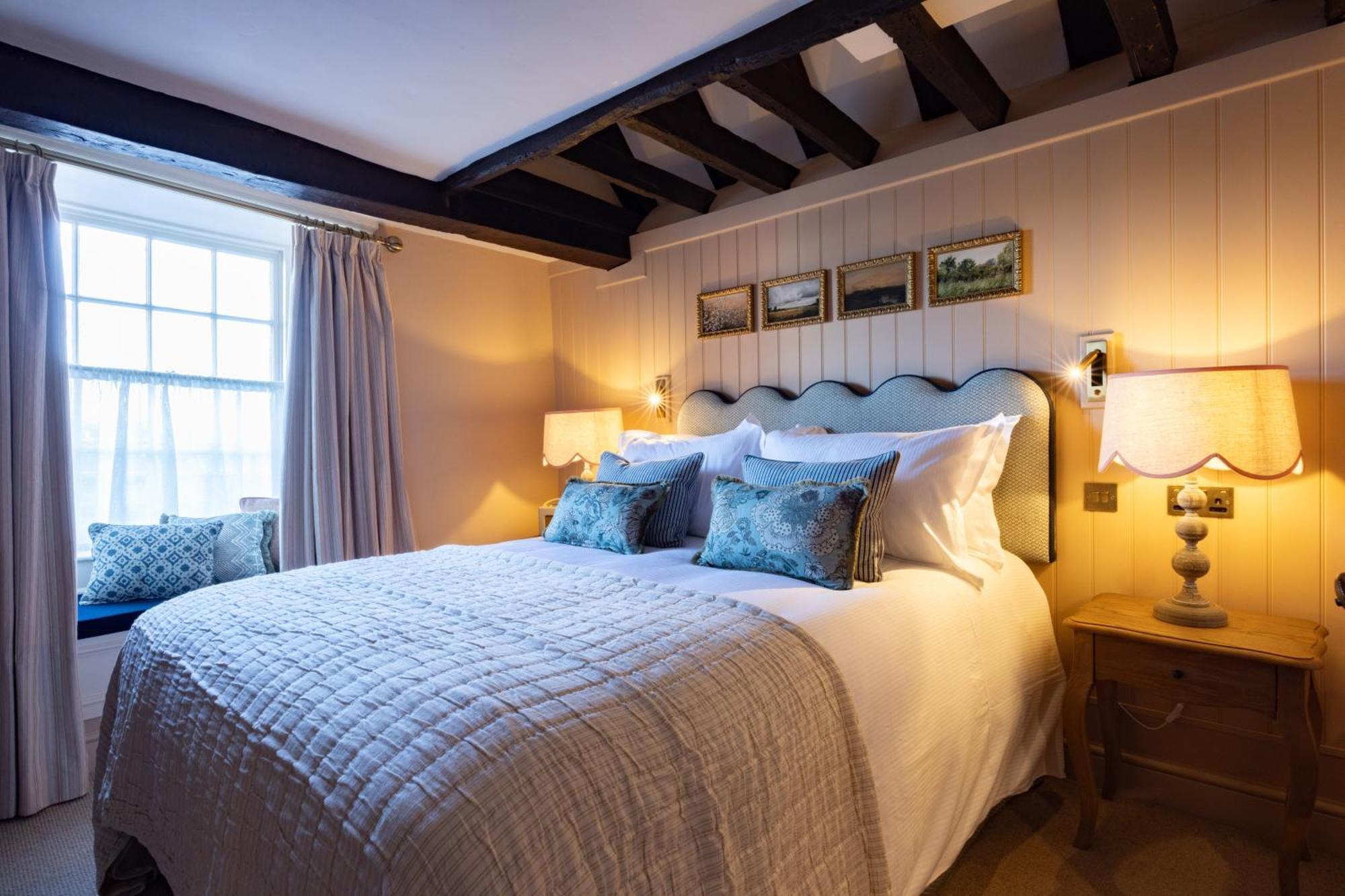 The White Hart - A Heartwood Inn لُويس المظهر الخارجي الصورة