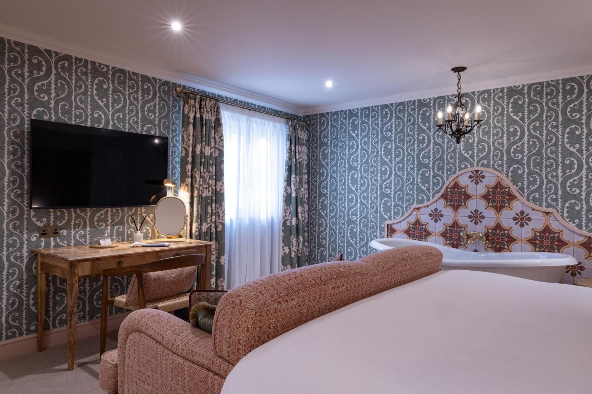 The White Hart - A Heartwood Inn لُويس المظهر الخارجي الصورة