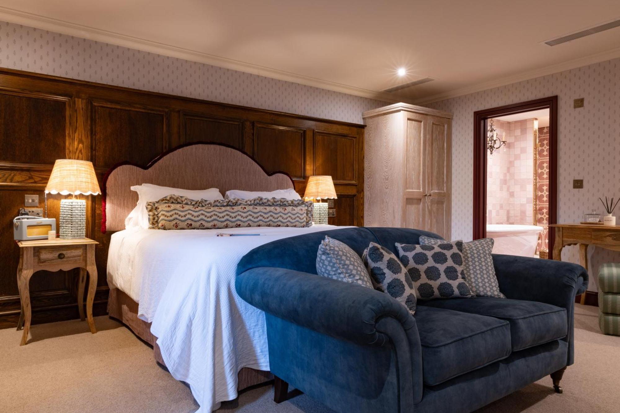 The White Hart - A Heartwood Inn لُويس المظهر الخارجي الصورة